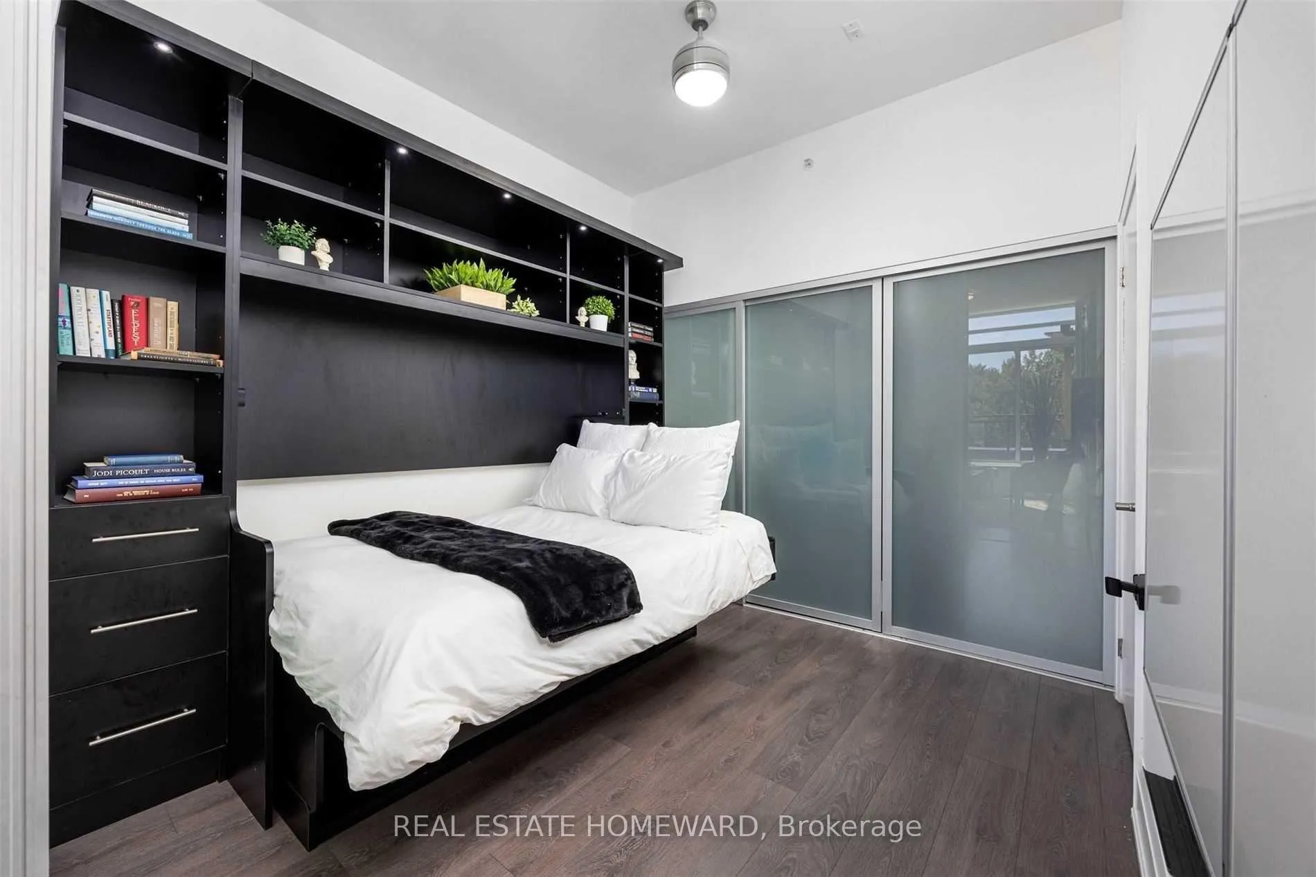 Photo 12 of Unit Ph7, 2 Bellefair Avenue, Toronto, The Beaches — HOMEH
