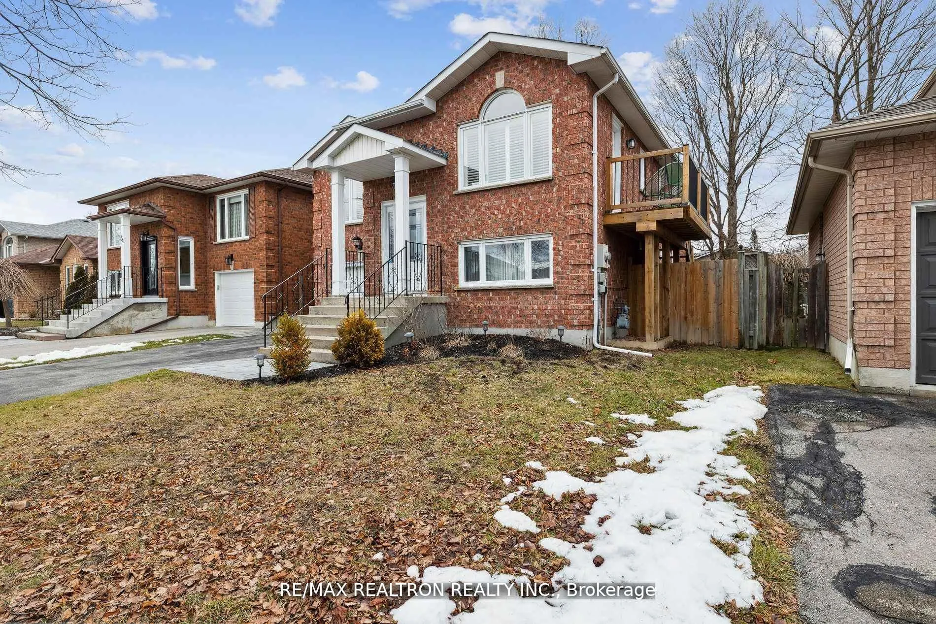 Photo 3 of 56 Kintyre Street, Clarington, Courtice — HOMEH