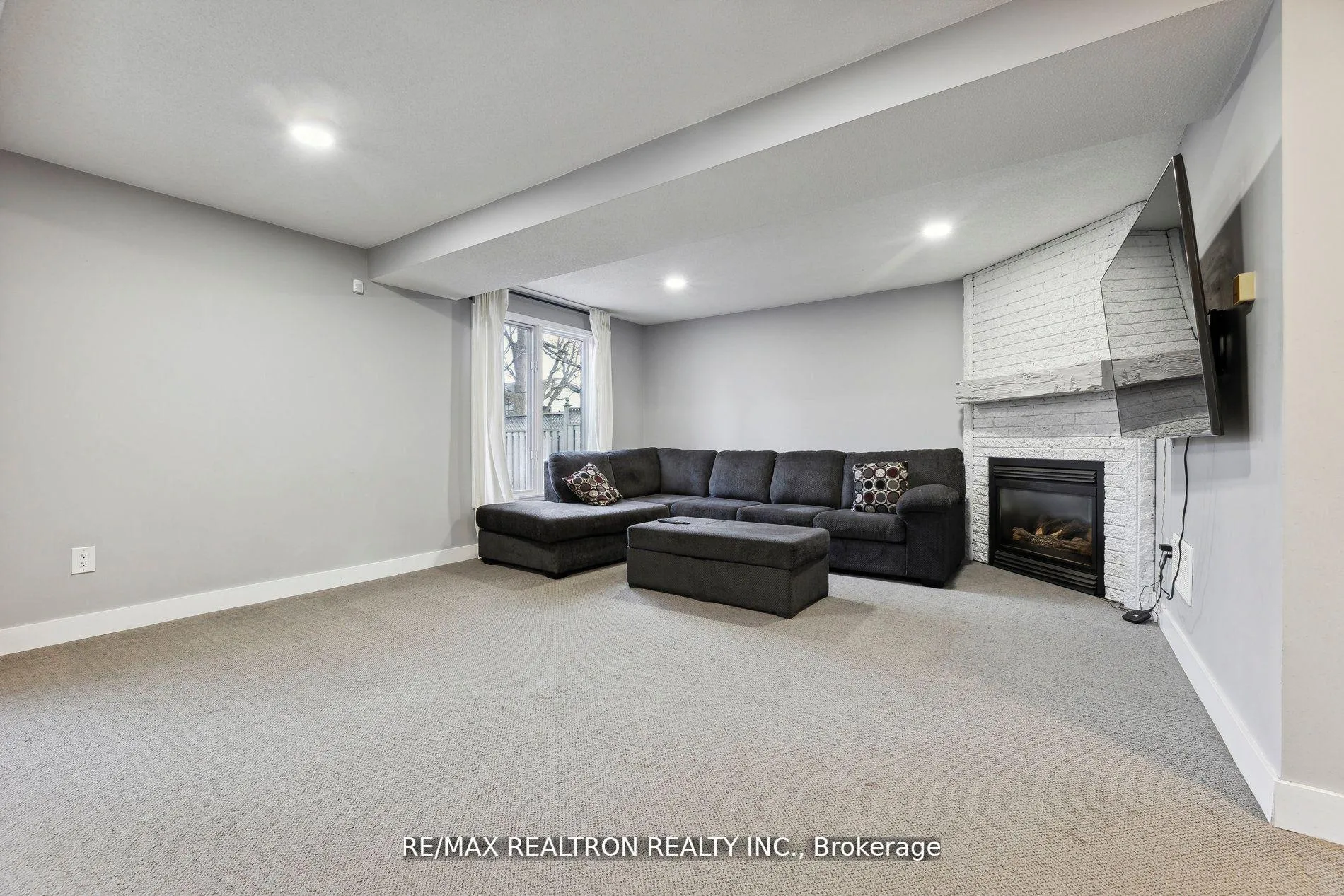 Photo 5 of 56 Kintyre Street, Clarington, Courtice — HOMEH
