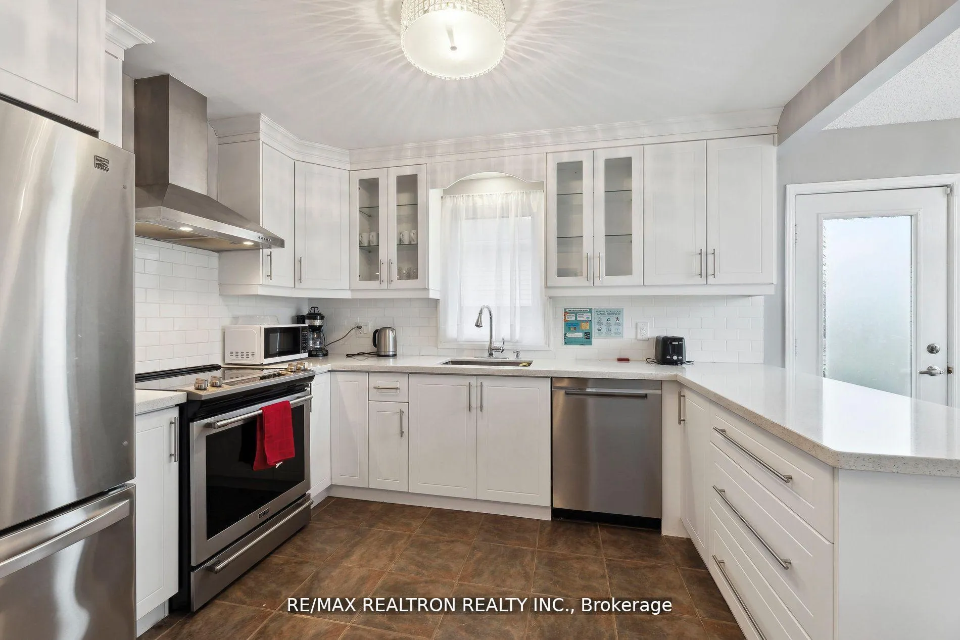Photo 11 of 56 Kintyre Street, Clarington, Courtice — HOMEH