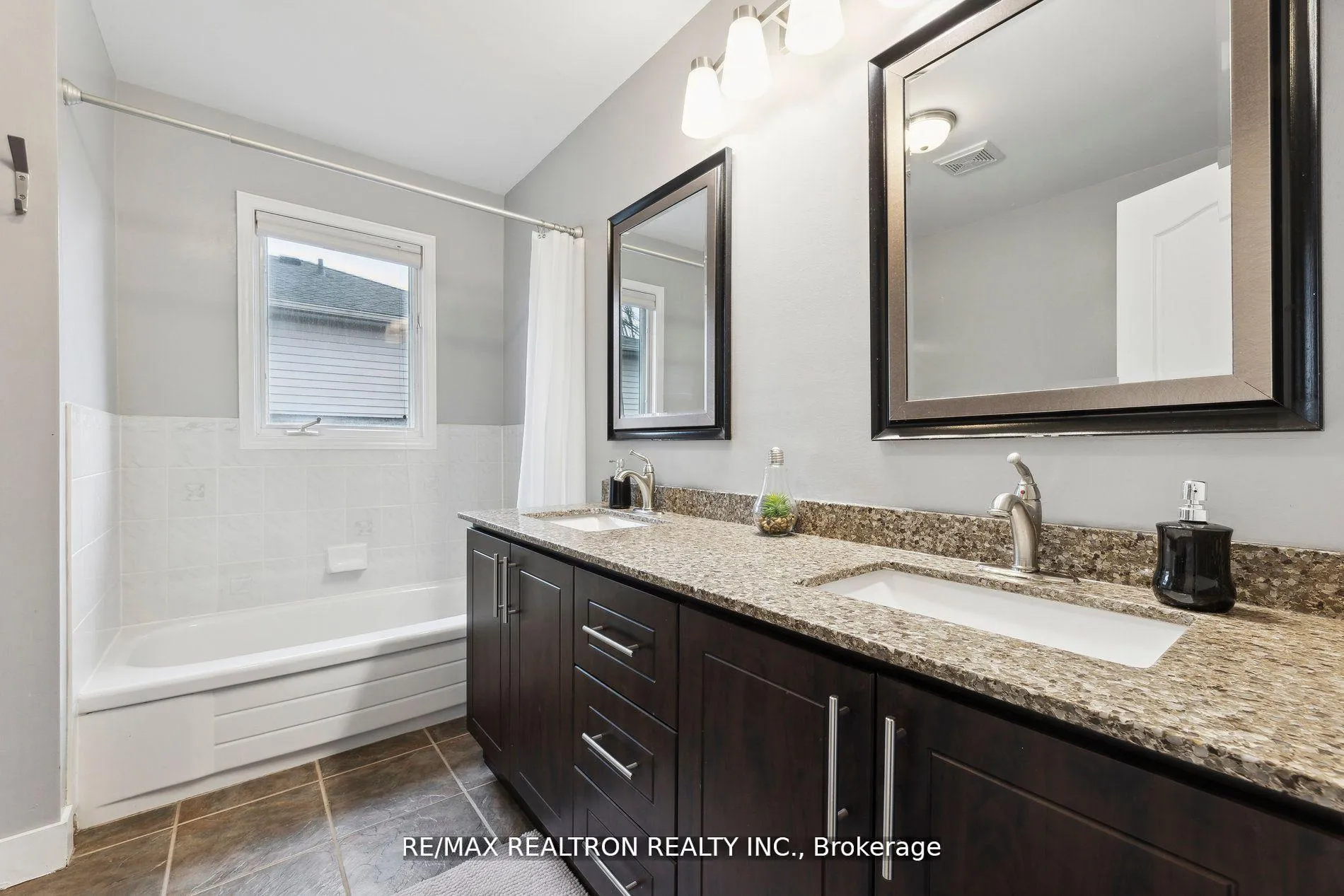 Photo 23 of 56 Kintyre Street, Clarington, Courtice — HOMEH