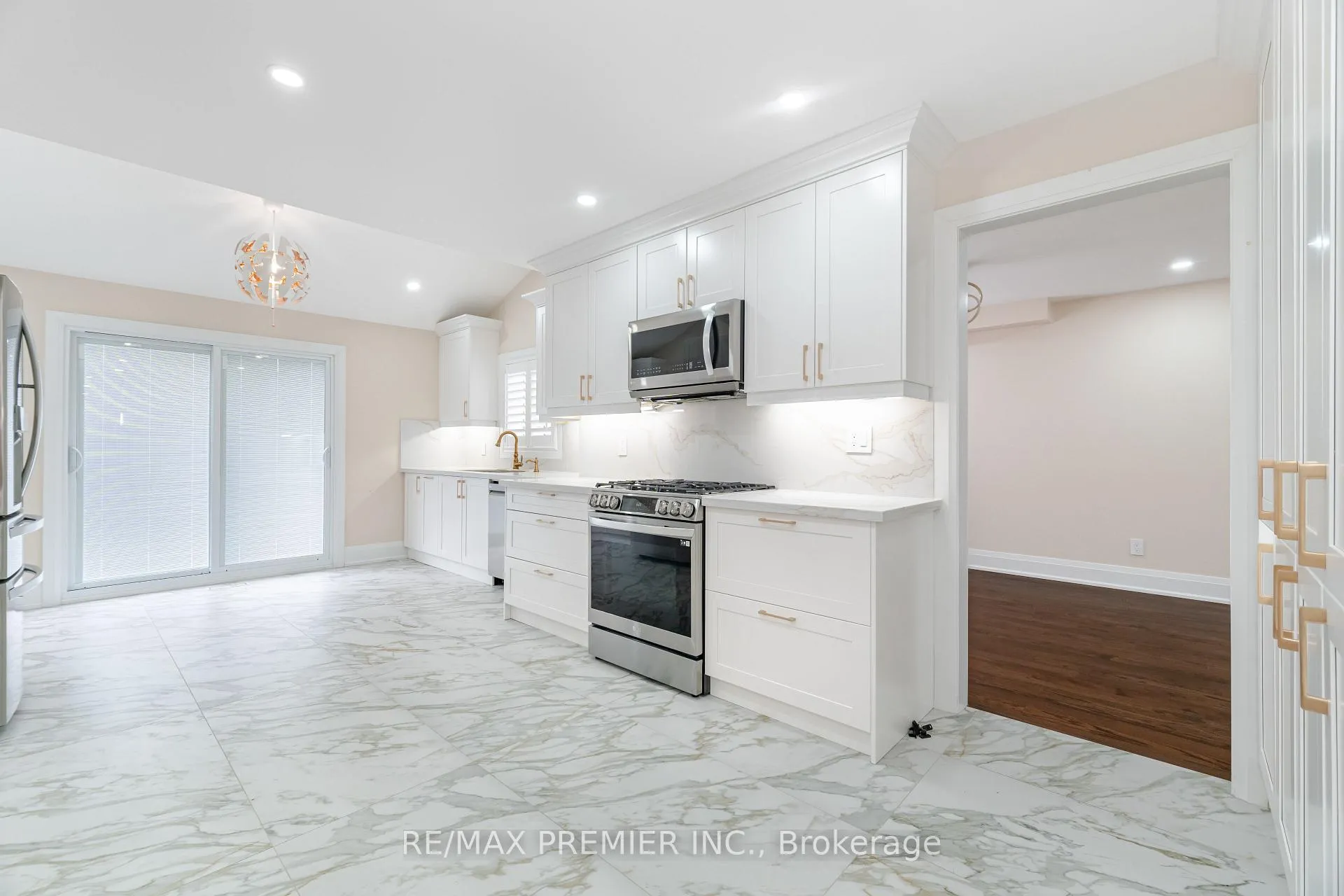 Photo 8 of 495 Fairview Road W, Mississauga, Fairview — HOMEH