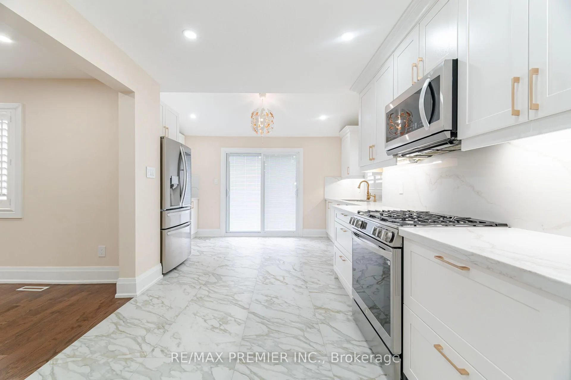 Photo 10 of 495 Fairview Road W, Mississauga, Fairview — HOMEH