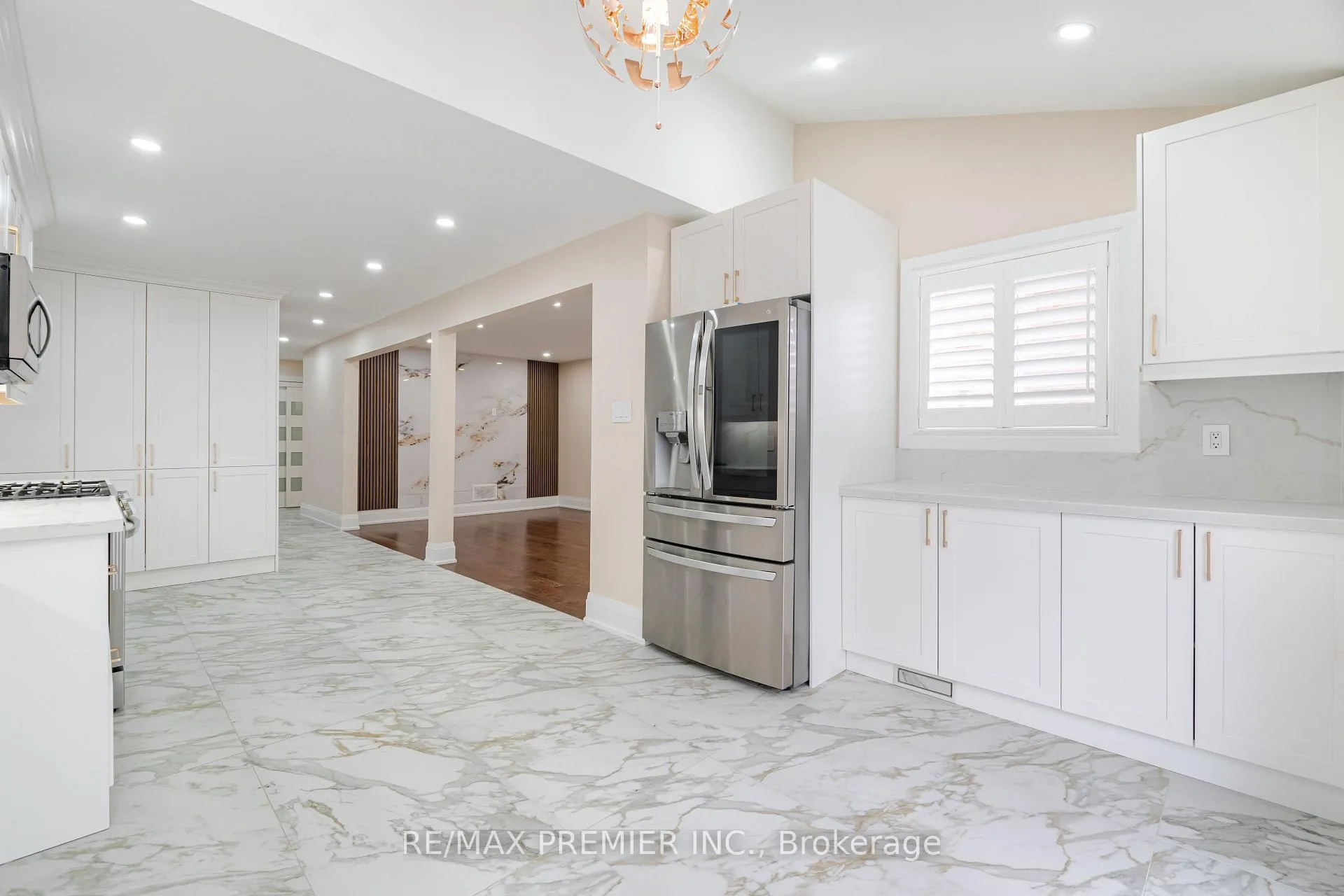 Photo 11 of 495 Fairview Road W, Mississauga, Fairview — HOMEH