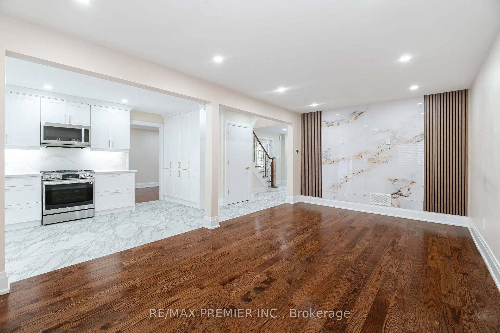 Photo 15 of 495 Fairview Road W, Mississauga, Fairview — HOMEH