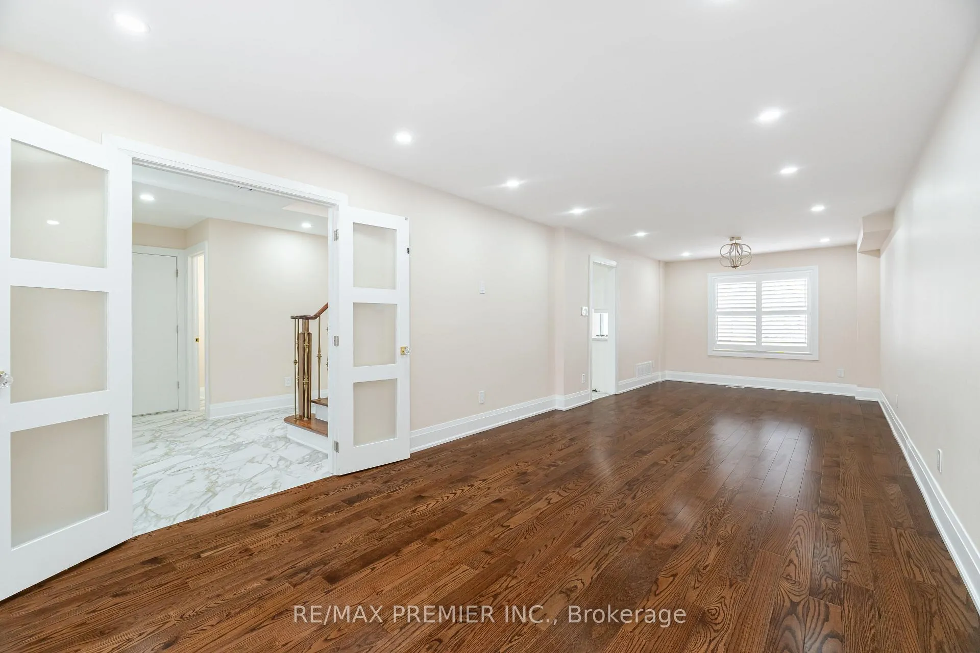 Photo 19 of 495 Fairview Road W, Mississauga, Fairview — HOMEH