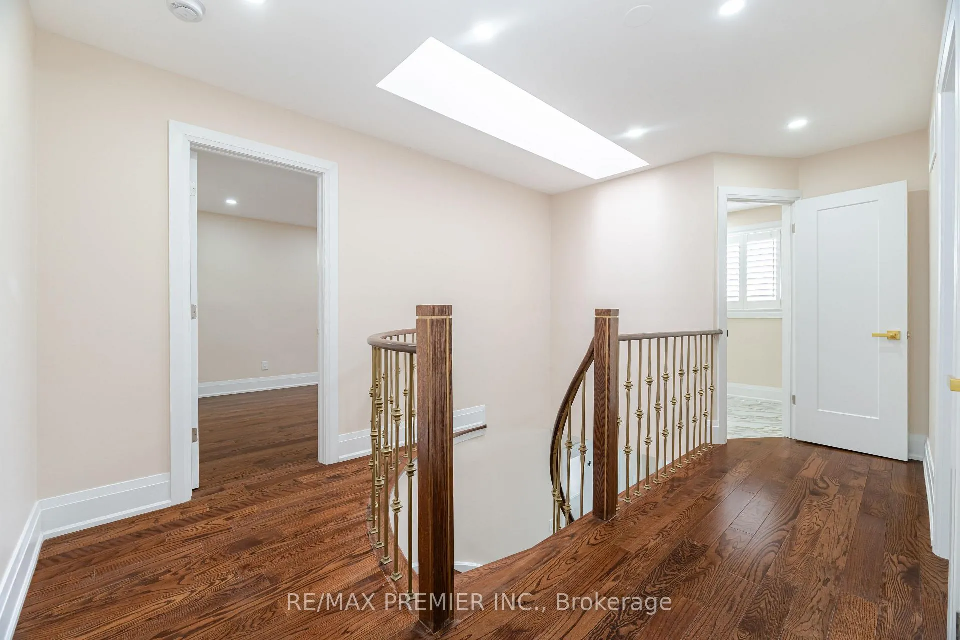 Photo 21 of 495 Fairview Road W, Mississauga, Fairview — HOMEH