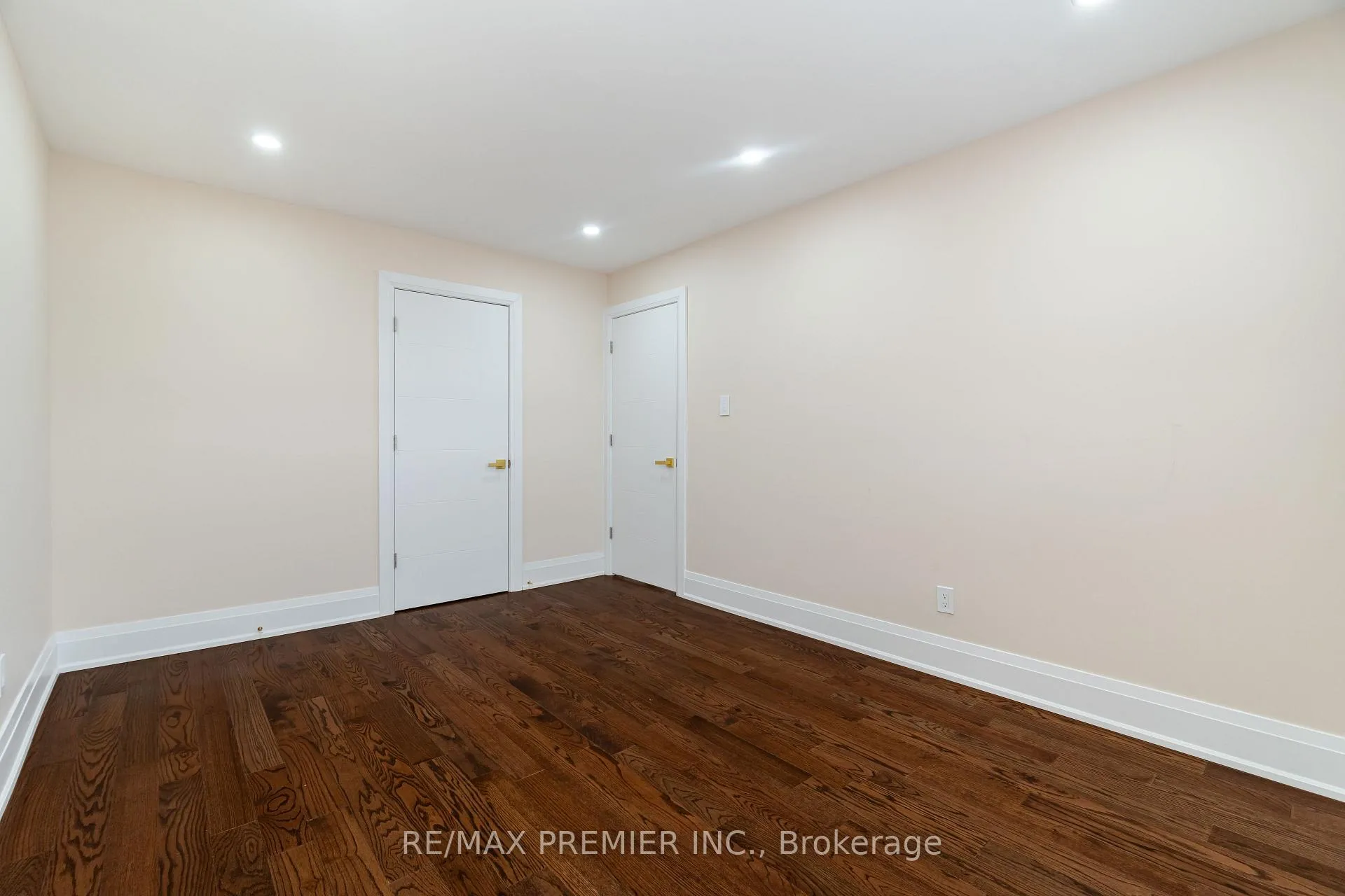 Photo 30 of 495 Fairview Road W, Mississauga, Fairview — HOMEH