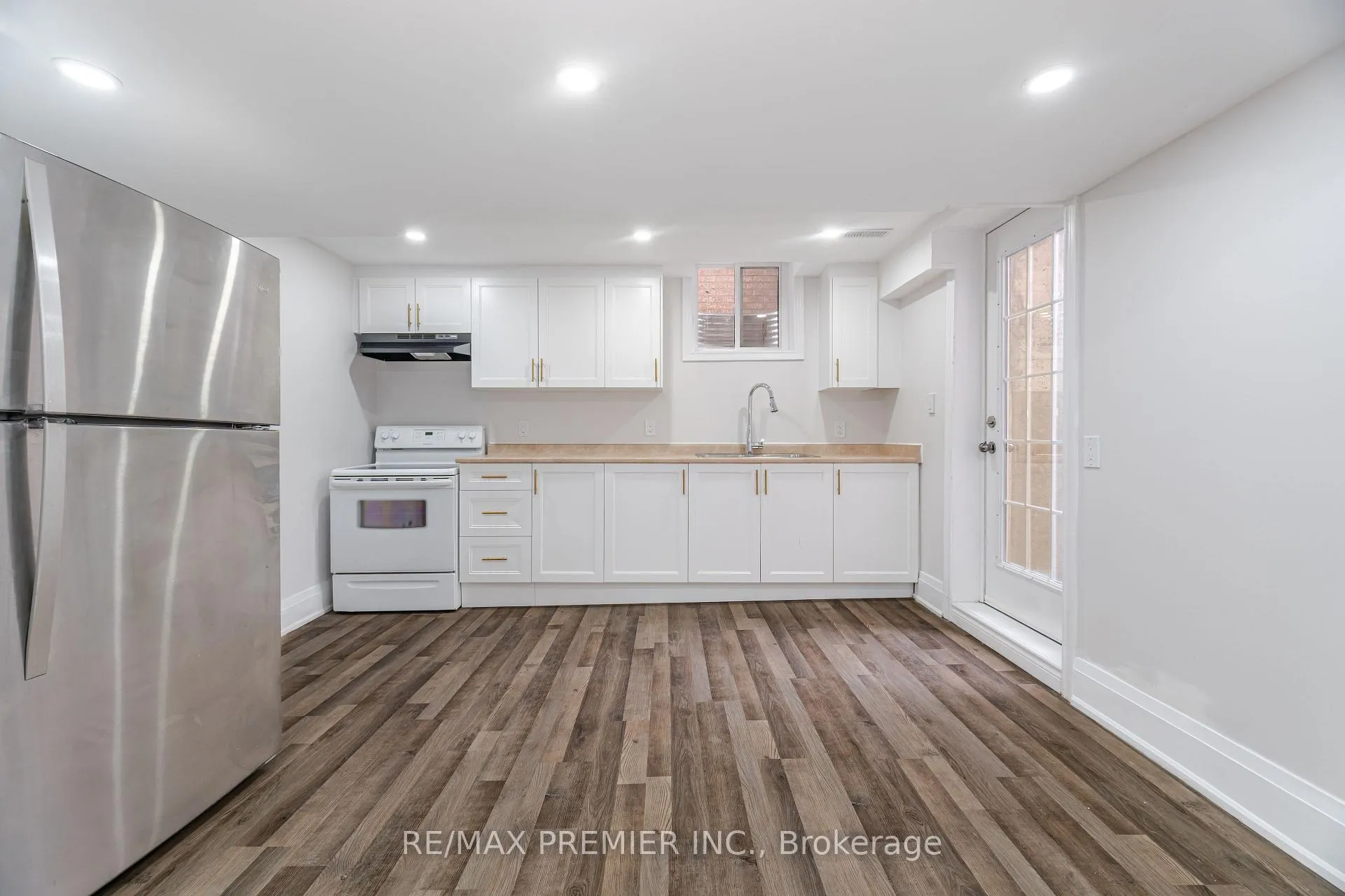 Photo 36 of 495 Fairview Road W, Mississauga, Fairview — HOMEH