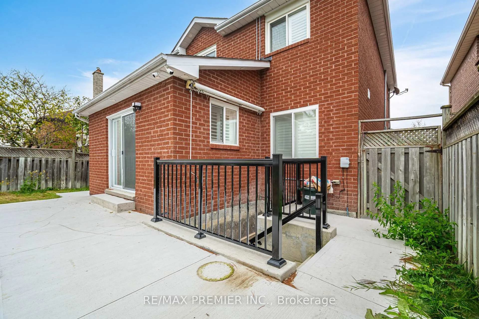 Photo 39 of 495 Fairview Road W, Mississauga, Fairview — HOMEH