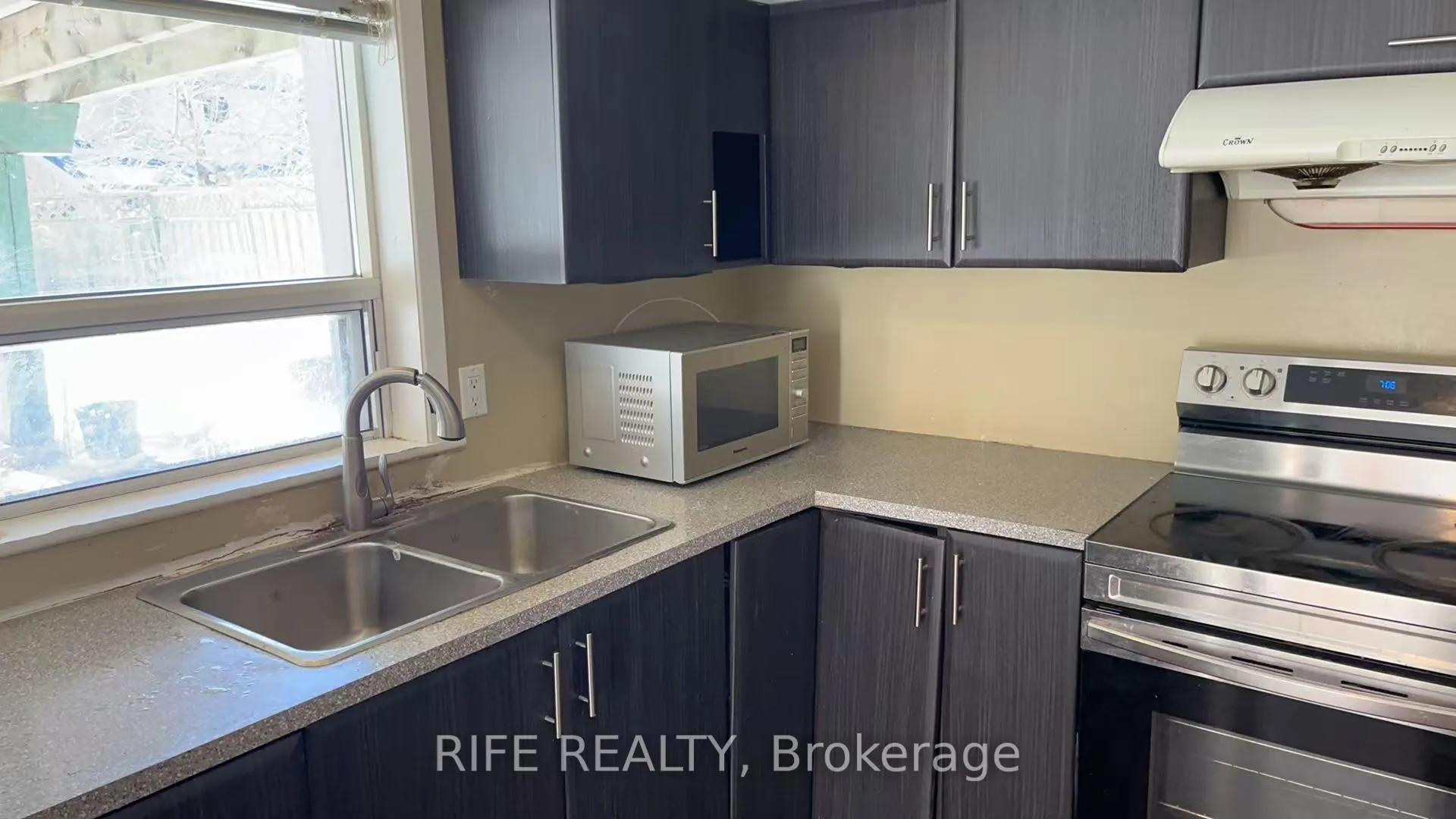 Photo 4 of 4 Queensgate Court, Markham, Unionville — HOMEH