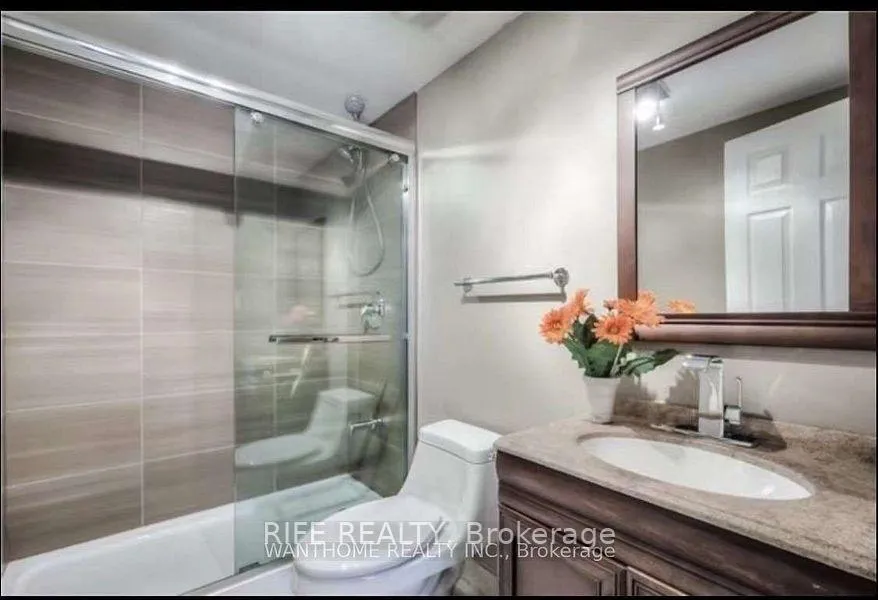 Photo 6 of 4 Queensgate Court, Markham, Unionville — HOMEH