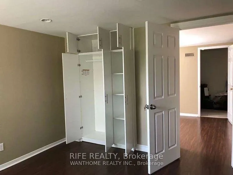 Photo 7 of 4 Queensgate Court, Markham, Unionville — HOMEH