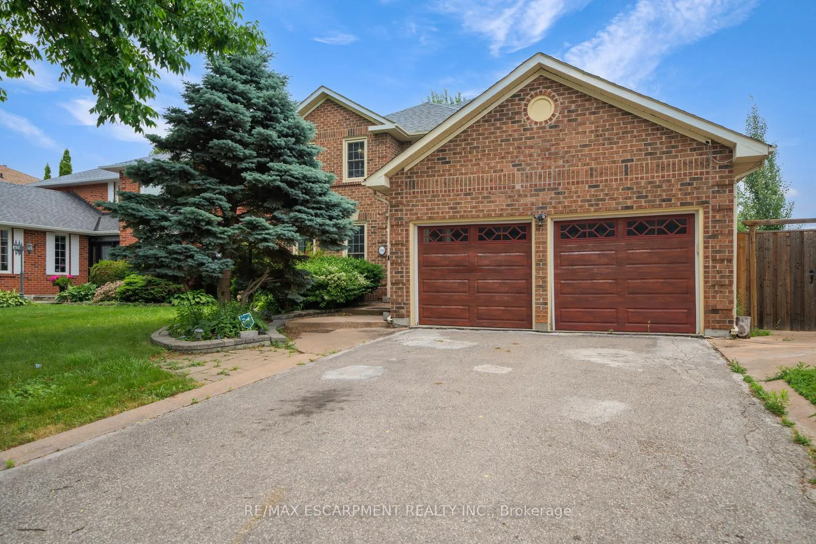 Photo 2 of 102 Crawford Rose Drive, Aurora, Aurora Heights — HOMEH