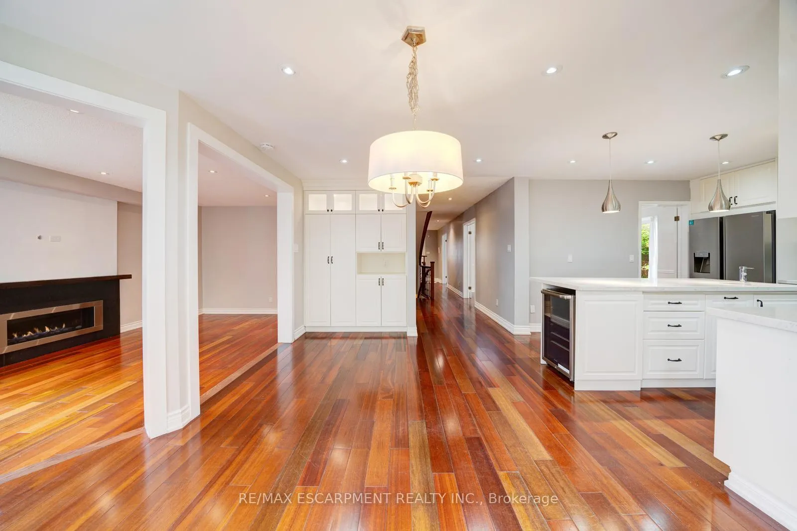 Photo 15 of 102 Crawford Rose Drive, Aurora, Aurora Heights — HOMEH
