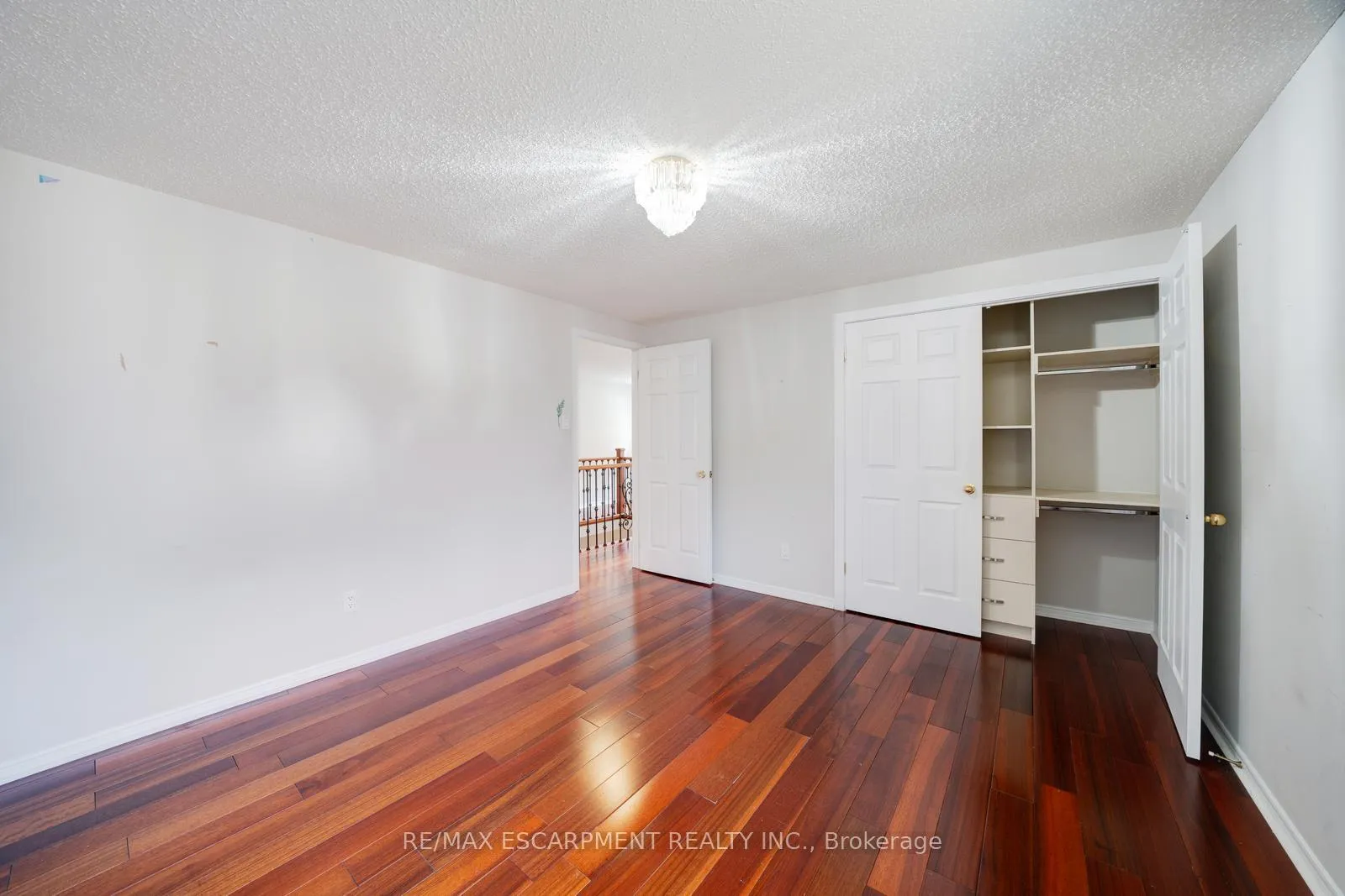 Photo 30 of 102 Crawford Rose Drive, Aurora, Aurora Heights — HOMEH