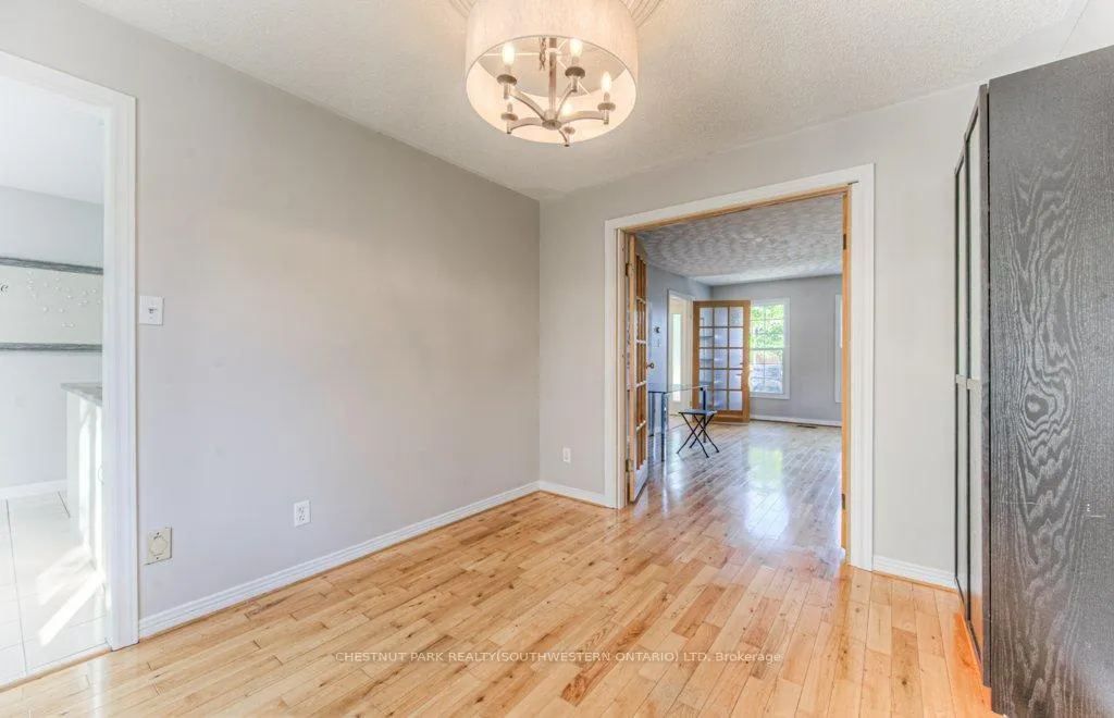 Photo 12 of 371 Strawberry Crescent, Waterloo — HOMEH