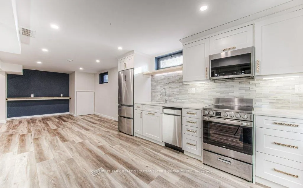 Photo 23 of 371 Strawberry Crescent, Waterloo — HOMEH