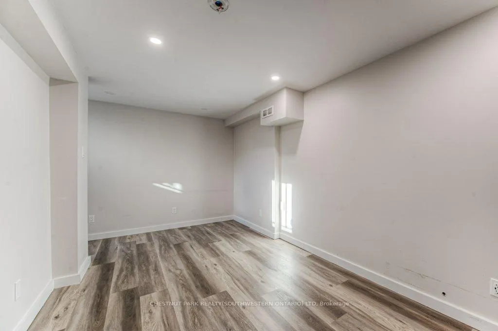 Photo 26 of 371 Strawberry Crescent, Waterloo — HOMEH