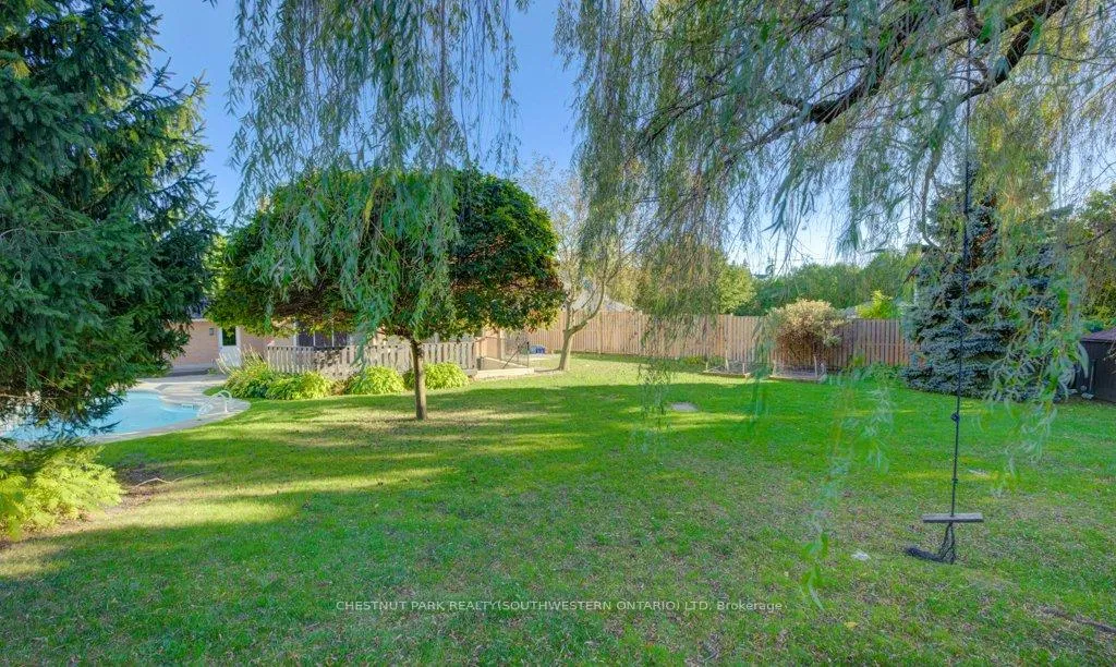 Photo 34 of 371 Strawberry Crescent, Waterloo — HOMEH
