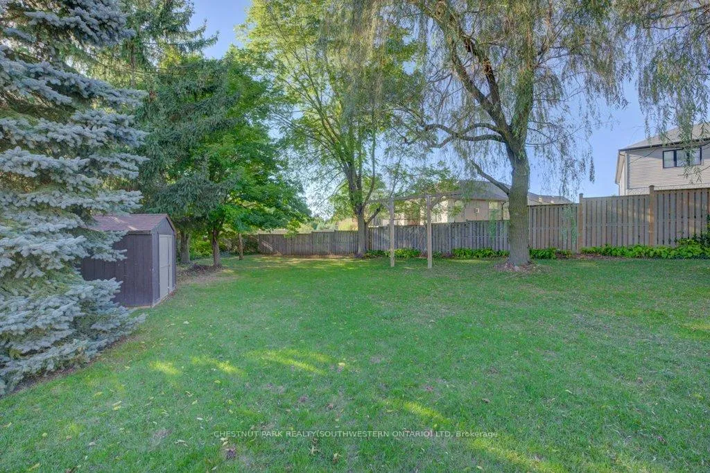 Photo 35 of 371 Strawberry Crescent, Waterloo — HOMEH