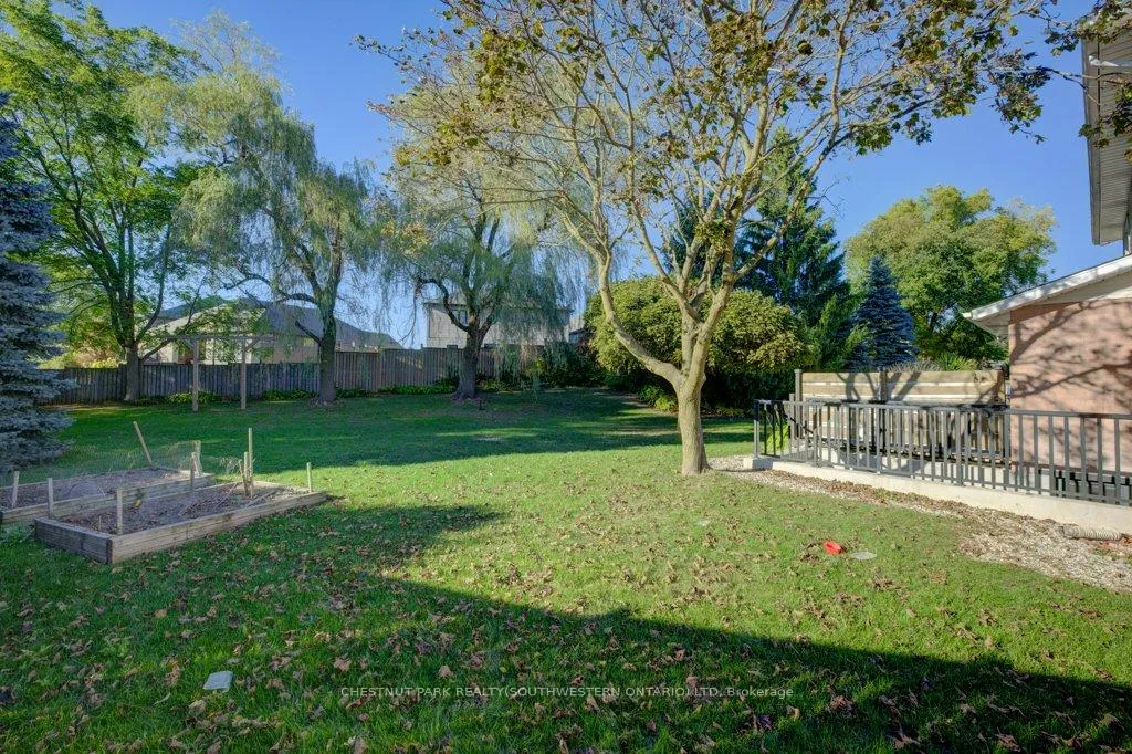 Photo 36 of 371 Strawberry Crescent, Waterloo — HOMEH