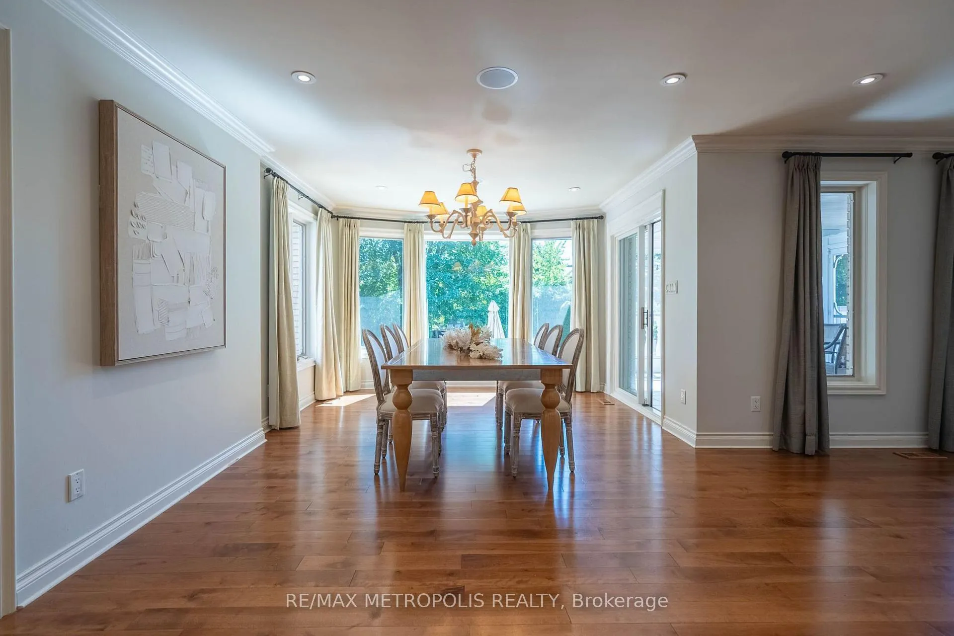 Photo 5 of 65 Woodcrest Road, Barrie, Allandale Heights — HOMEH