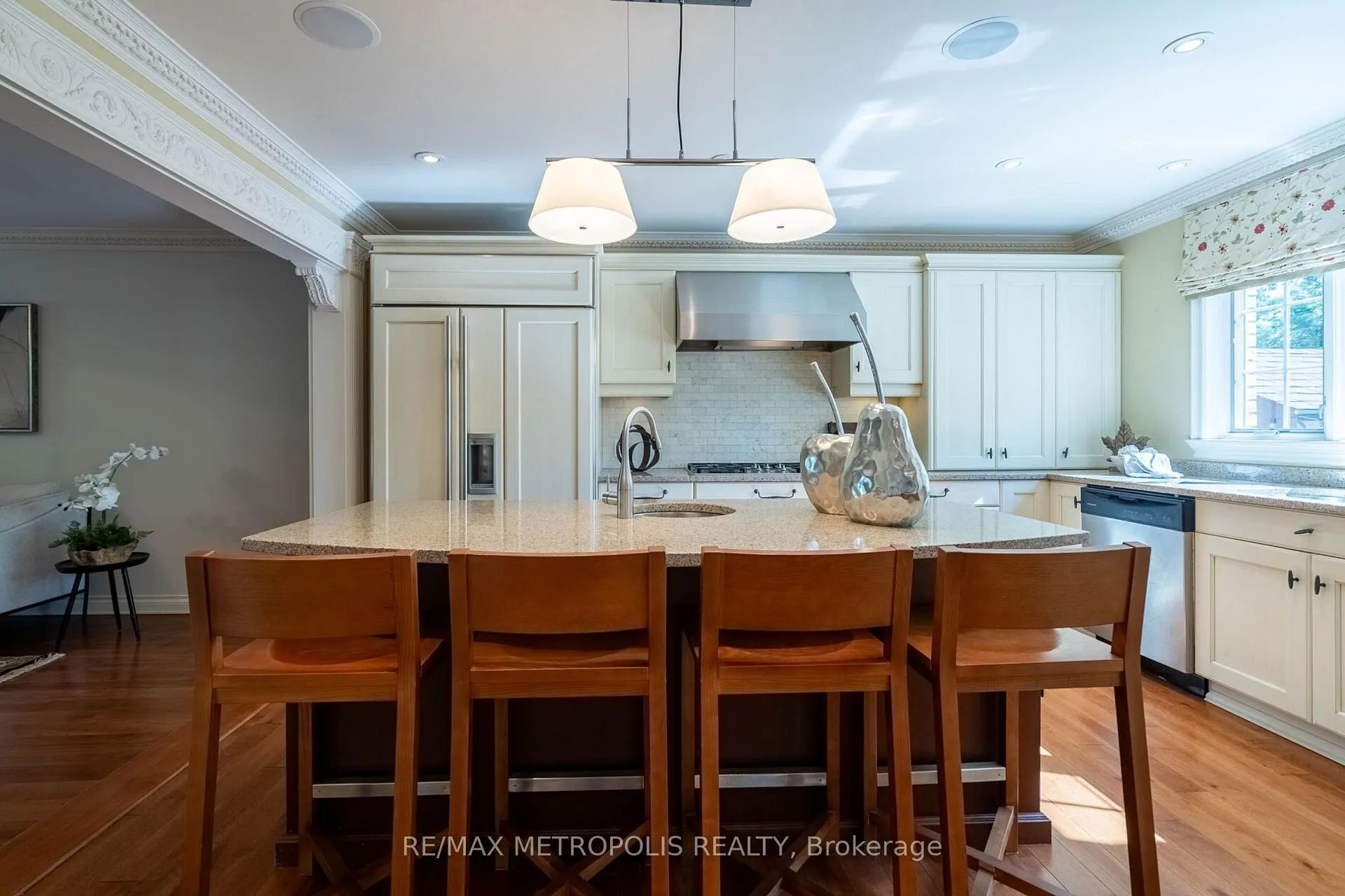 Photo 7 of 65 Woodcrest Road, Barrie, Allandale Heights — HOMEH