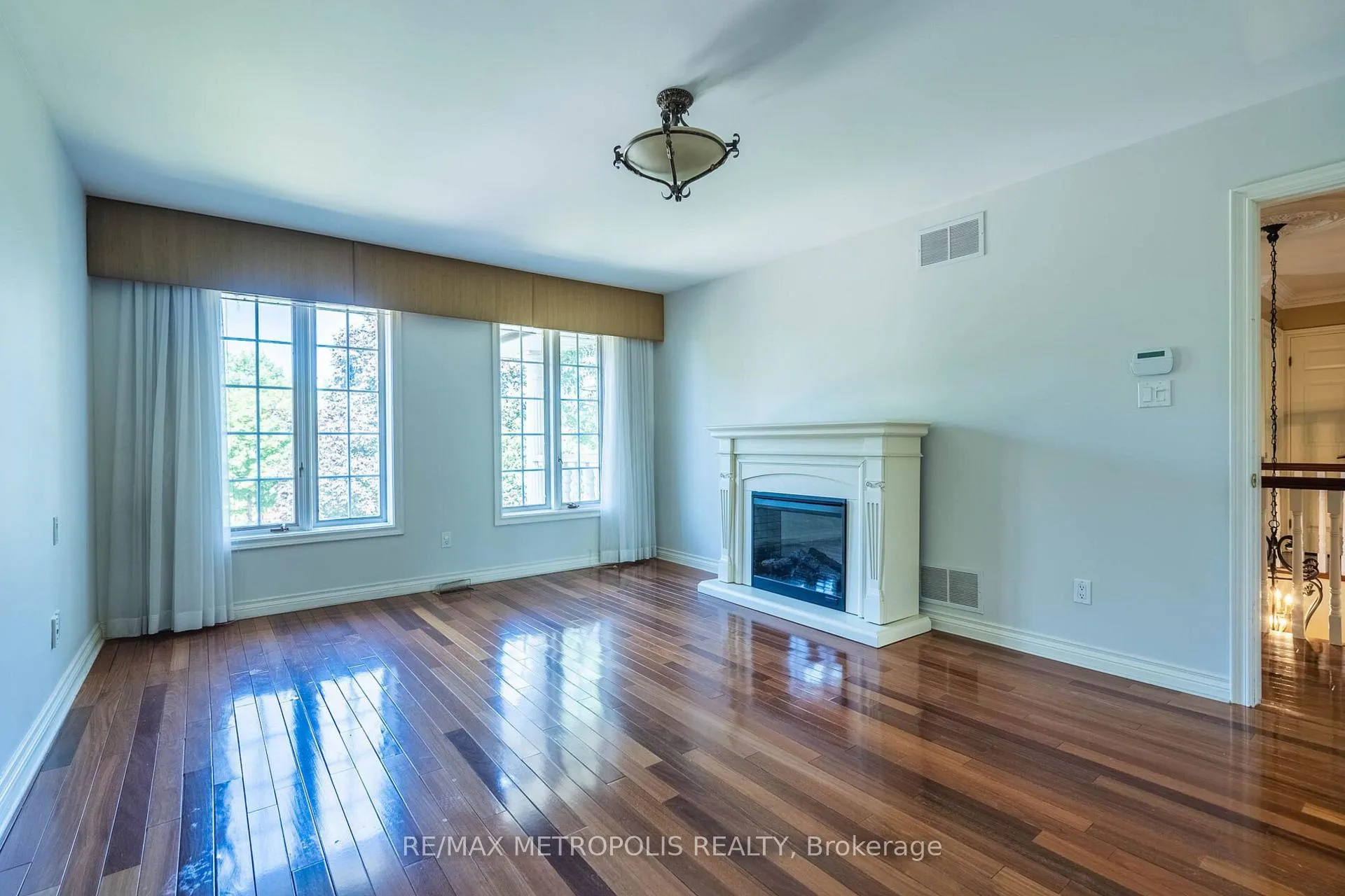 Photo 8 of 65 Woodcrest Road, Barrie, Allandale Heights — HOMEH