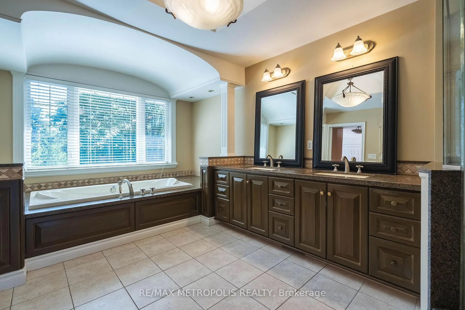 Photo 13 of 65 Woodcrest Road, Barrie, Allandale Heights — HOMEH