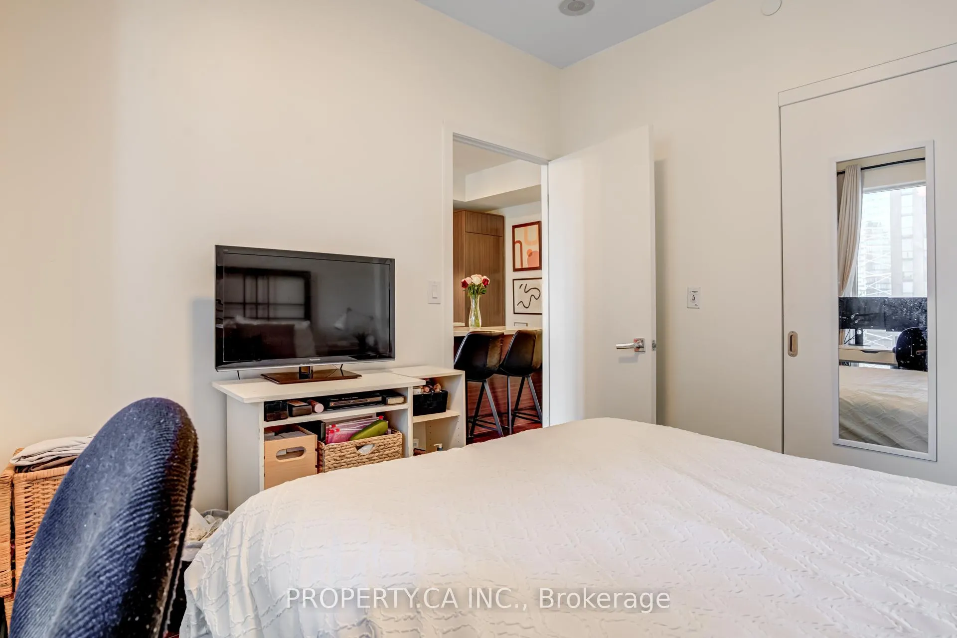 Photo 10 of Unit 1908, 21 Widmer Street, Toronto, Waterfront Communities — HOMEH
