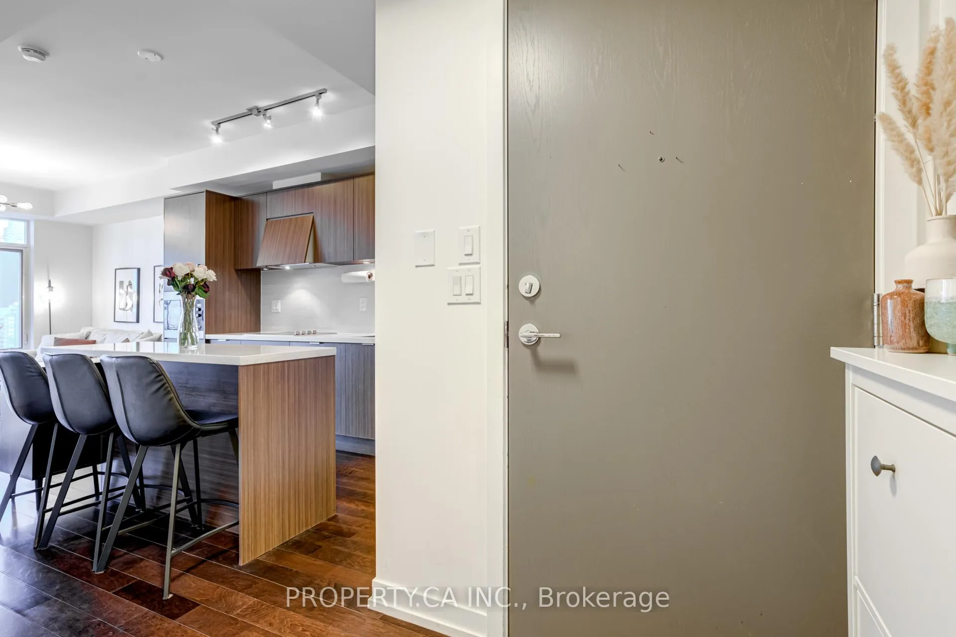 Photo 12 of Unit 1908, 21 Widmer Street, Toronto, Waterfront Communities — HOMEH