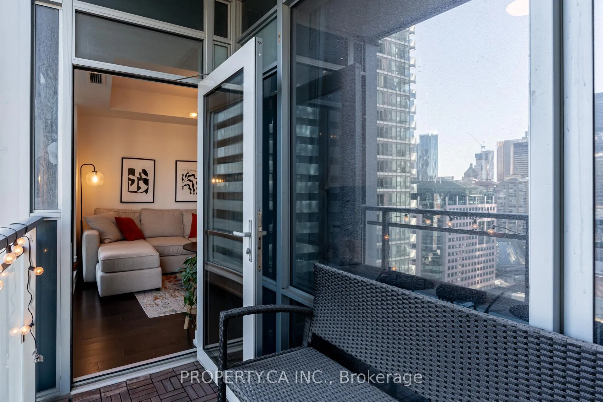 Photo 16 of Unit 1908, 21 Widmer Street, Toronto, Waterfront Communities — HOMEH