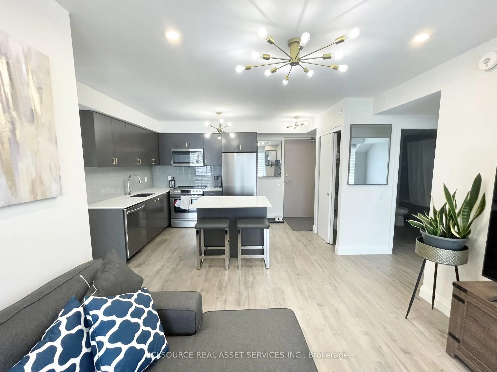 Photo 3 of Unit 815, 58 Lakeside Terrace, Barrie, City Centre — HOMEH
