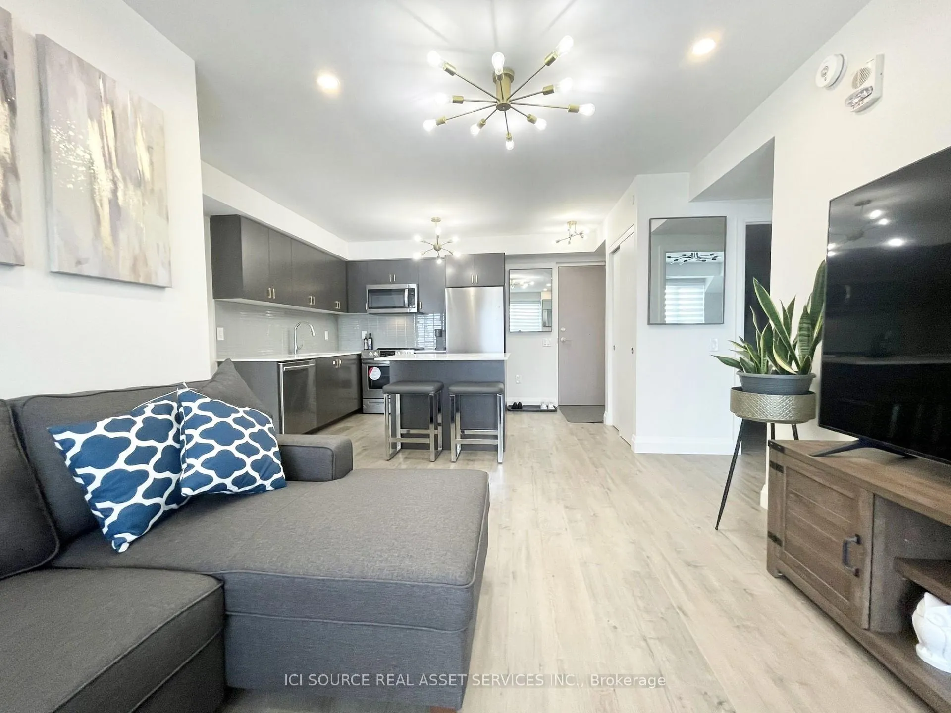 Photo 9 of Unit 815, 58 Lakeside Terrace, Barrie, City Centre — HOMEH