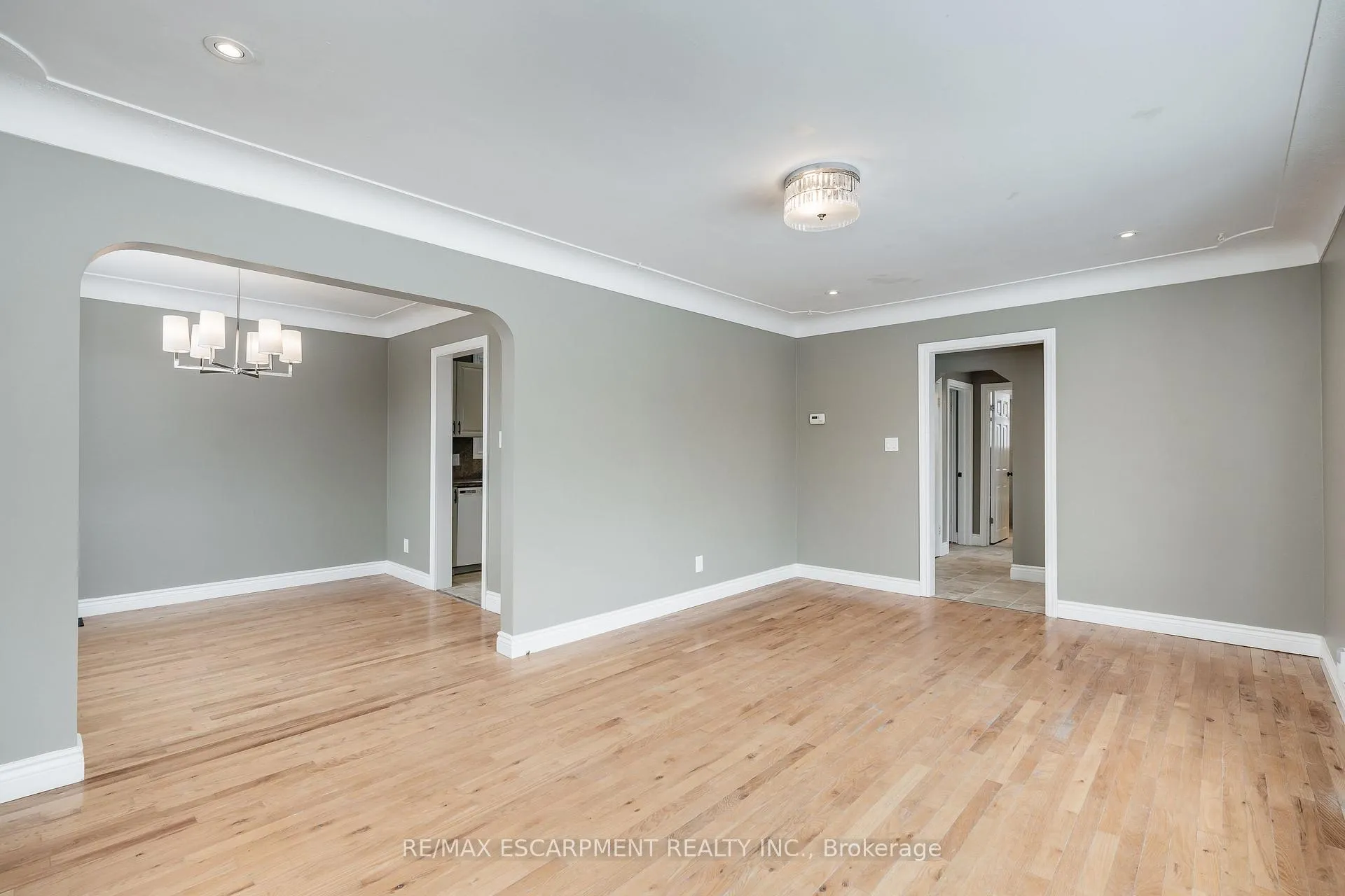 Photo 1 of Unit (UPPER), 317 King Street, Hamilton, Stoney Creek — HOMEH
