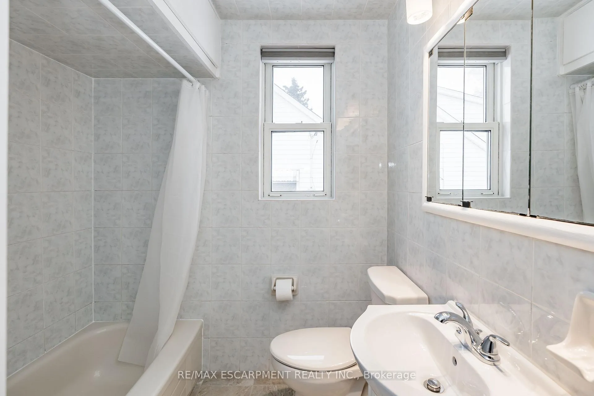 Photo 12 of Unit (UPPER), 317 King Street, Hamilton, Stoney Creek — HOMEH
