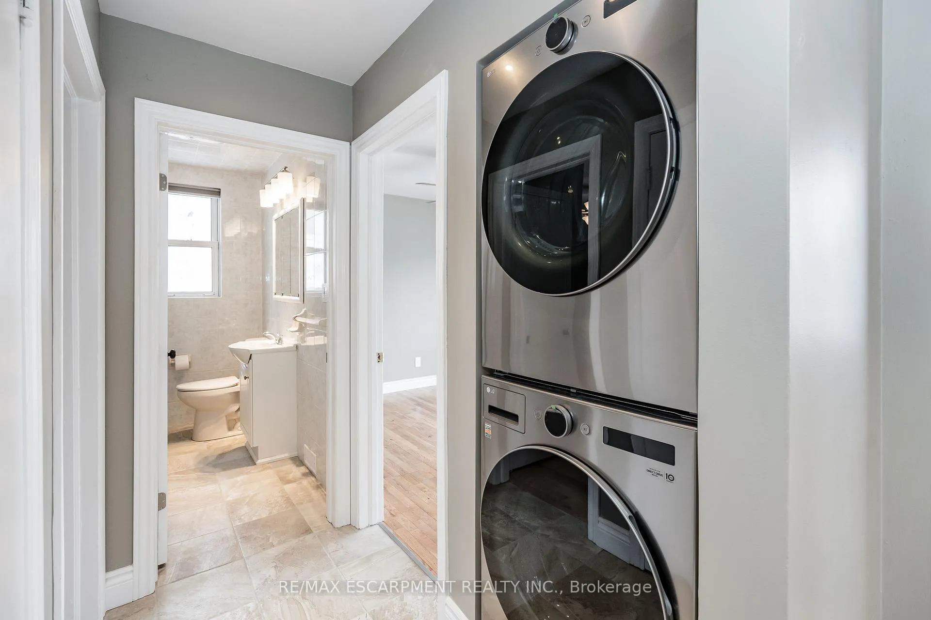 Photo 13 of Unit (UPPER), 317 King Street, Hamilton, Stoney Creek — HOMEH