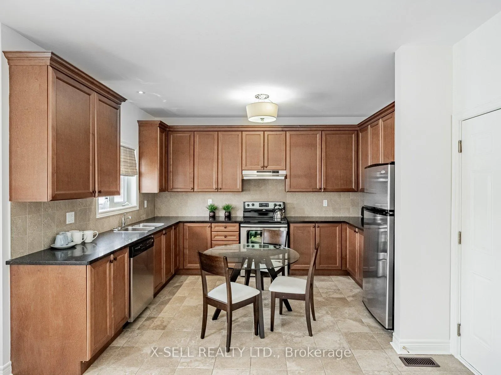 Photo 12 of 32 Dockside Court, Brampton, Sandringham-Wellington — HOMEH
