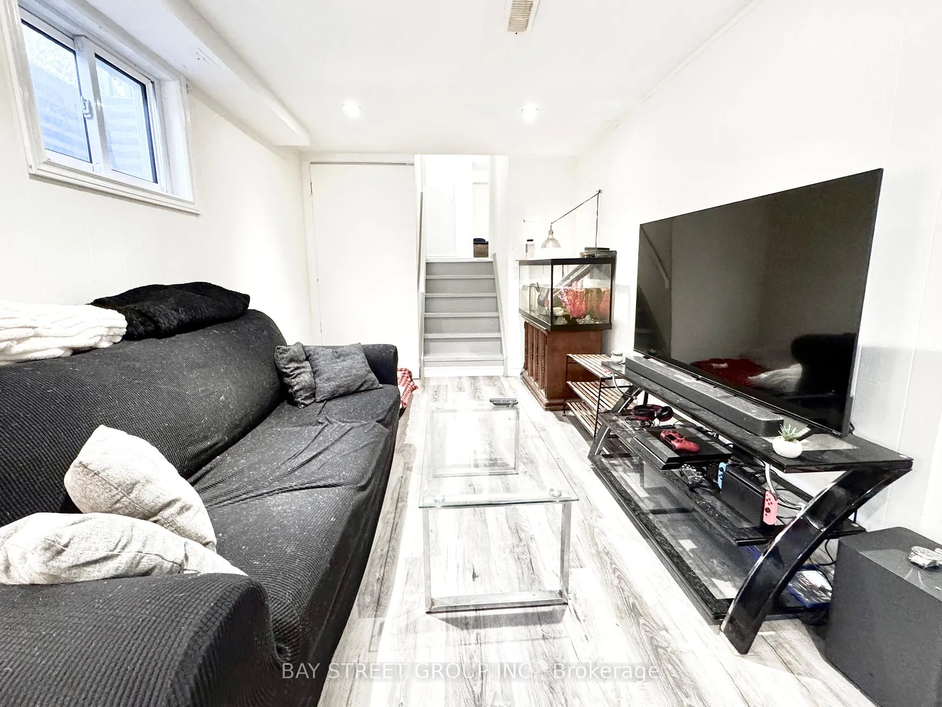 Photo 3 of 445 Harcourt Drive, Oshawa, Donevan — HOMEH