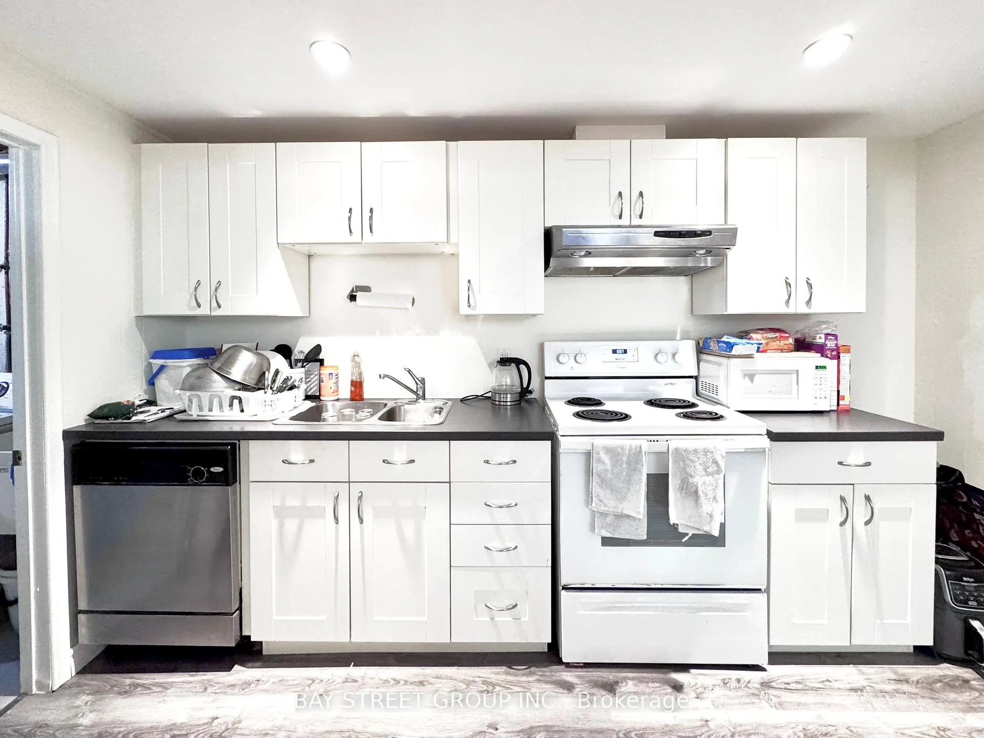 Photo 4 of 445 Harcourt Drive, Oshawa, Donevan — HOMEH
