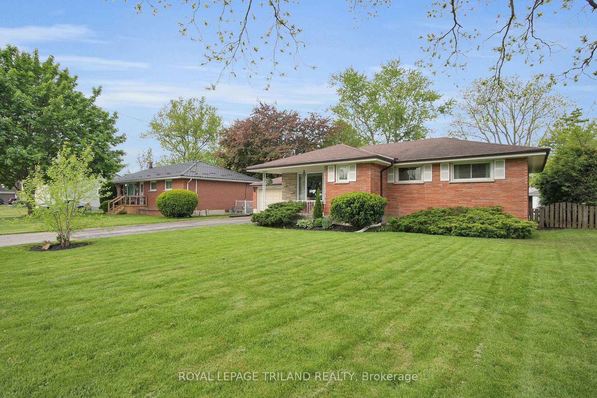 Photo 2 of 212 West Street, Central Elgin, Belmont — HOMEH