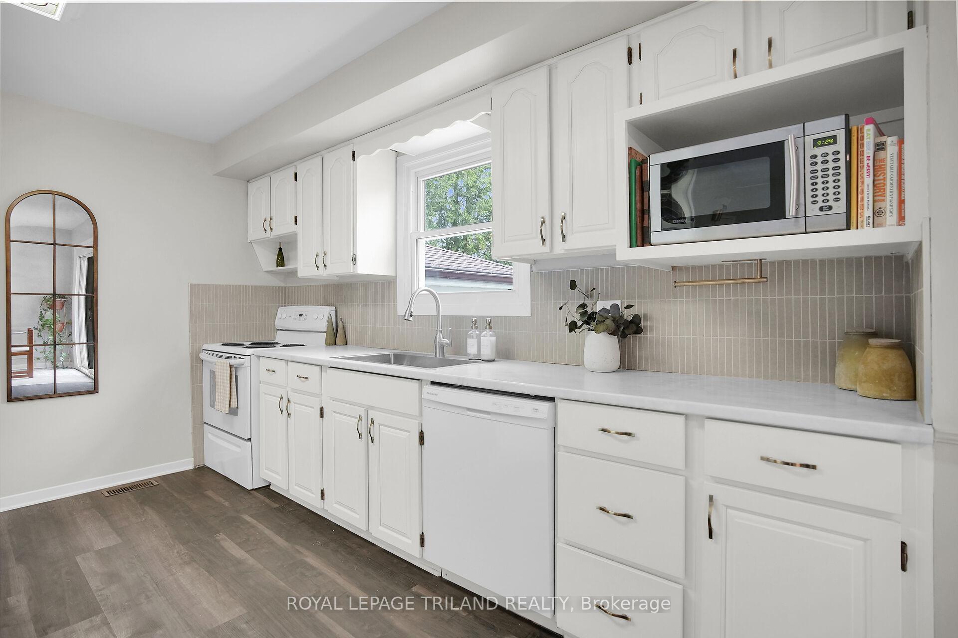 Photo 11 of 212 West Street, Central Elgin, Belmont — HOMEH