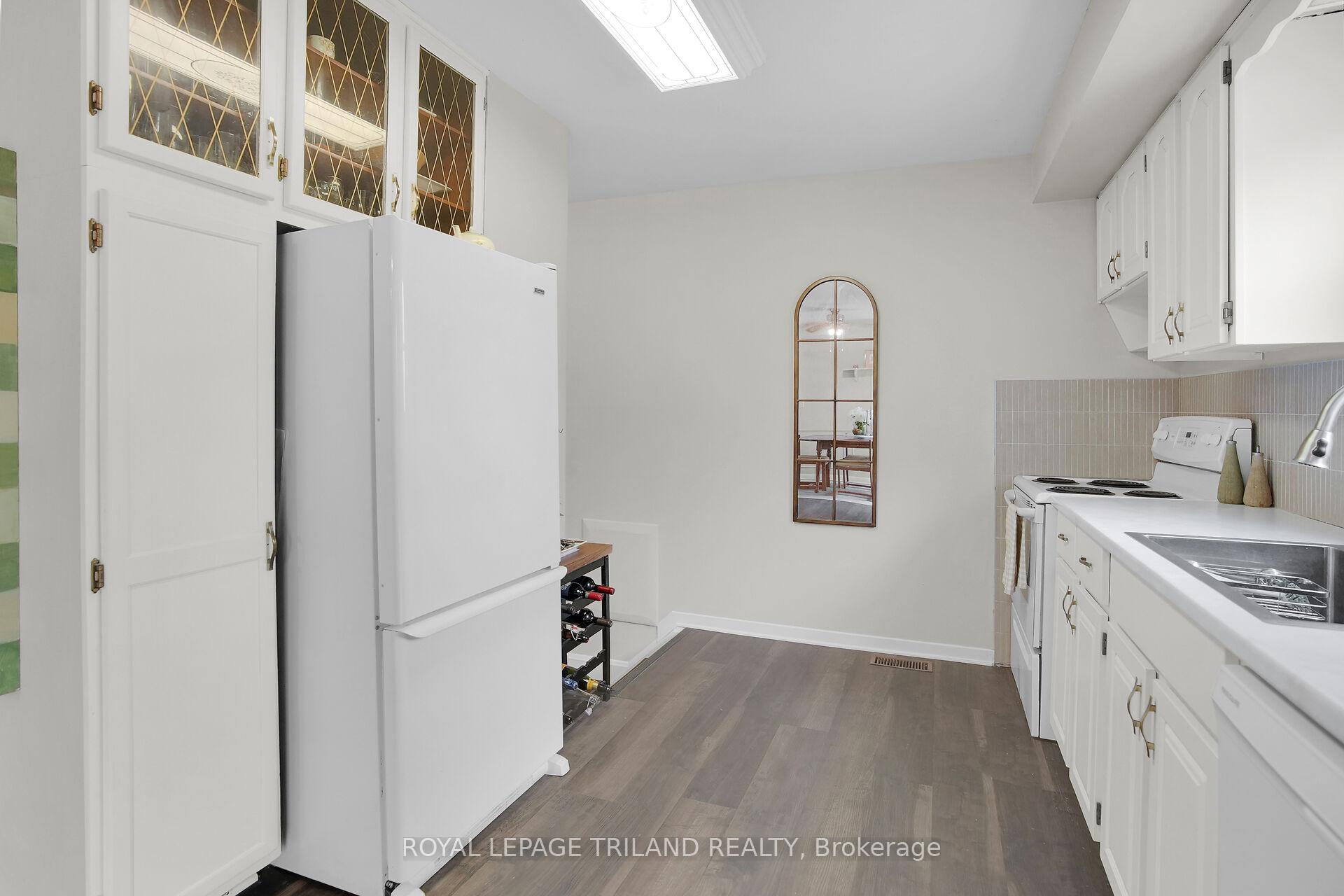 Photo 12 of 212 West Street, Central Elgin, Belmont — HOMEH
