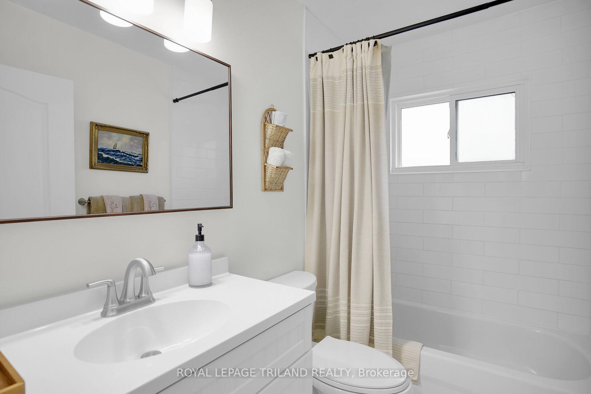 Photo 14 of 212 West Street, Central Elgin, Belmont — HOMEH