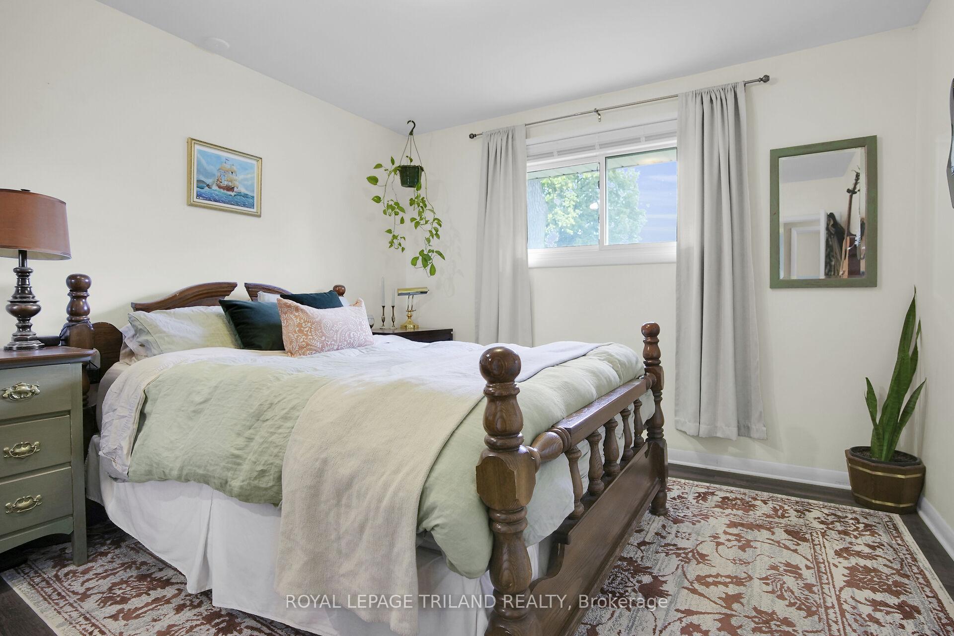 Photo 17 of 212 West Street, Central Elgin, Belmont — HOMEH
