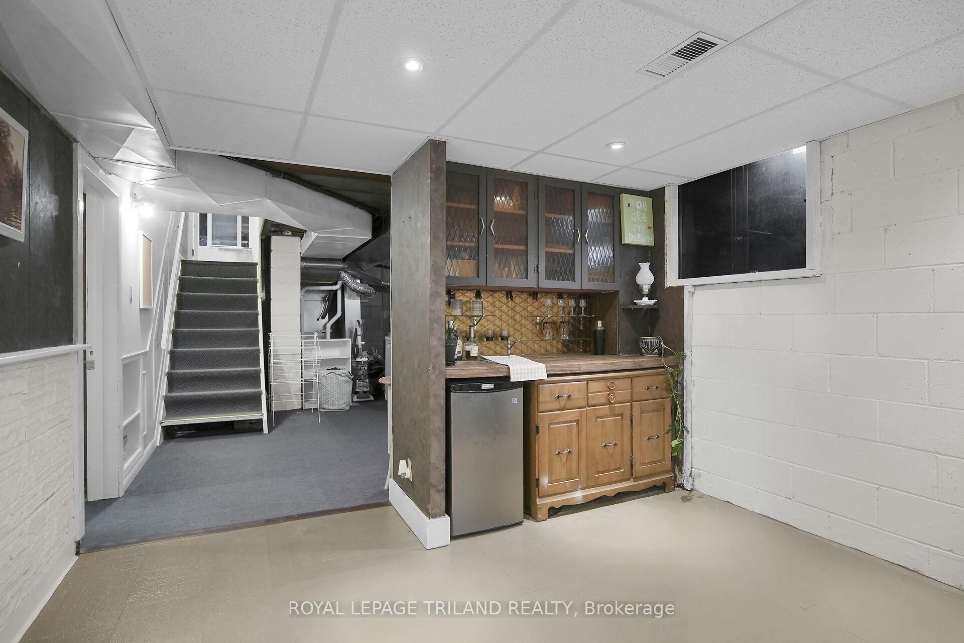 Photo 20 of 212 West Street, Central Elgin, Belmont — HOMEH
