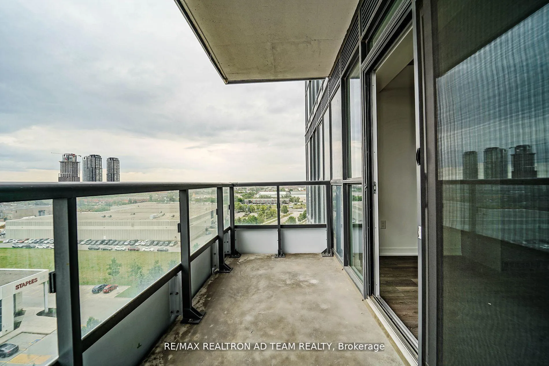 Photo 21 of Unit 1017, 38 Honeycrisp Crescent, Vaughan, Vaughan Corporate Centre — HOMEH
