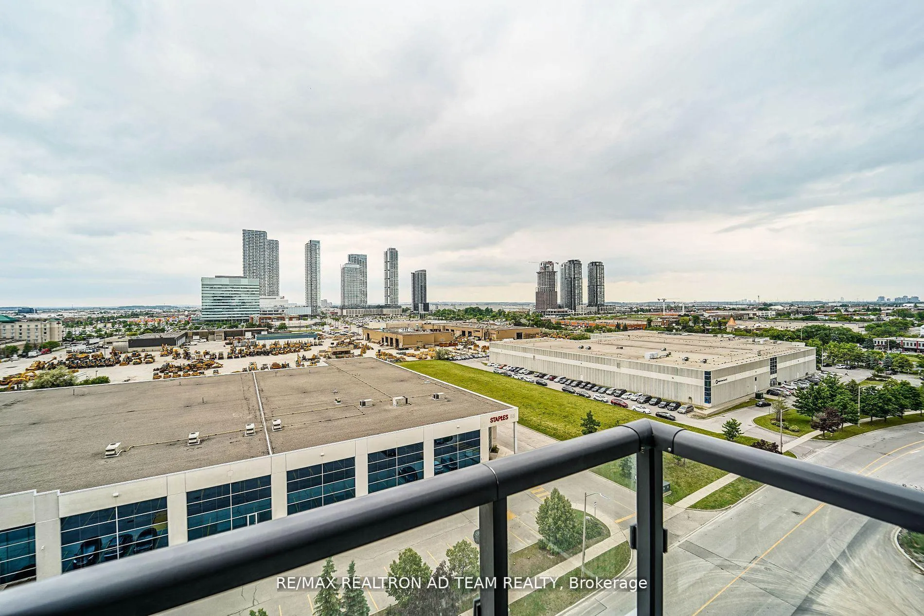 Photo 23 of Unit 1017, 38 Honeycrisp Crescent, Vaughan, Vaughan Corporate Centre — HOMEH