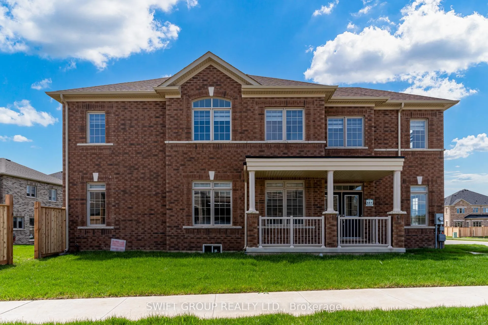 Photo 2 of 496 Skinner Road, Hamilton, Waterdown — HOMEH